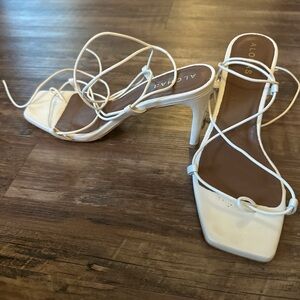 ALOHAS White Strappy Sandals